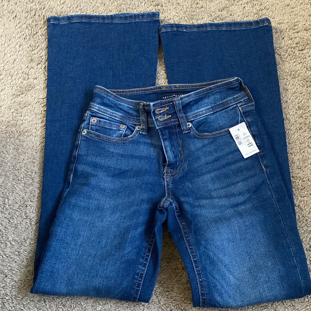 “NWT” Women’s Aeropostale Low Rise Flare leg jeans 👖